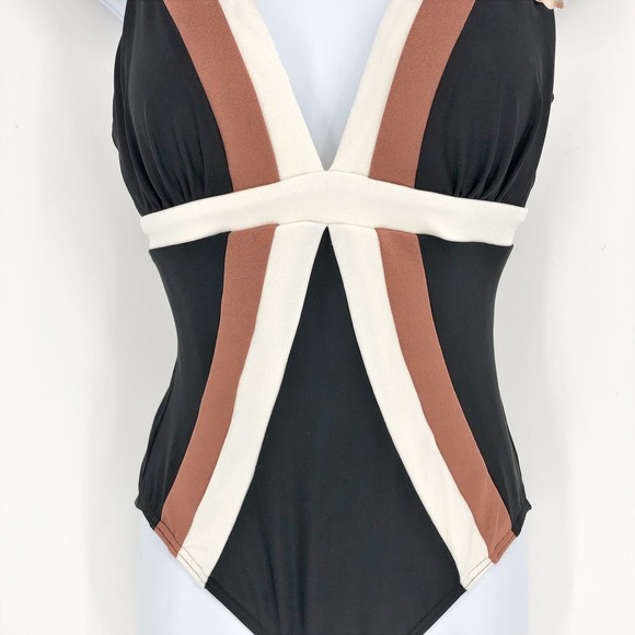 Miraclesuit Black and White One Piece Swimsuit - Picture 6 of 12